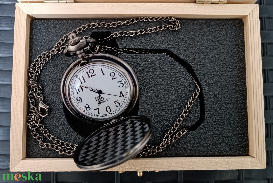 Mentős Zsebóra ajándék fa dobozban egyedi kézműves - ékszer - karóra és ékszeróra - zsebóra - Meska.hu