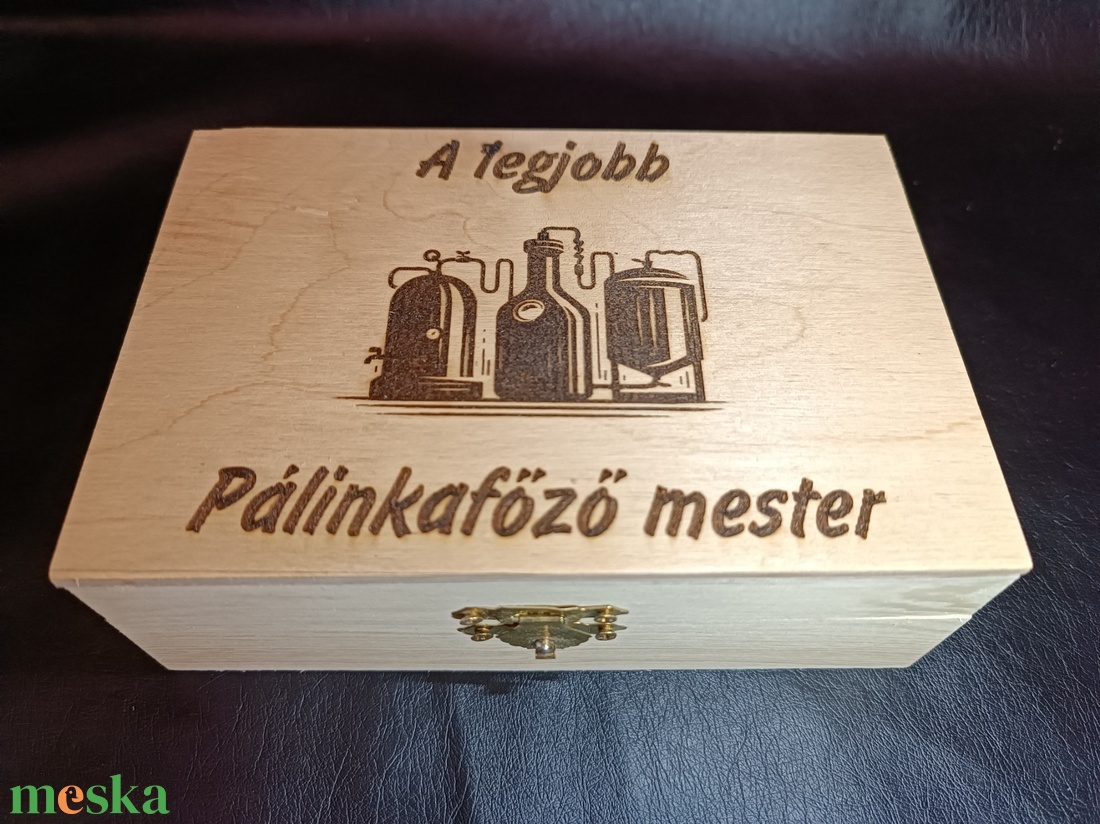 Pálinkafőzős fa doboz ajándék Zsebórával egyedi kézműves - ékszer - karóra és ékszeróra - zsebóra - Meska.hu Pálinkafőzős fa doboz ajándék Zsebórával egyedi kézműves - ékszer - karóra és ékszeróra - zsebóra - Meska.hu