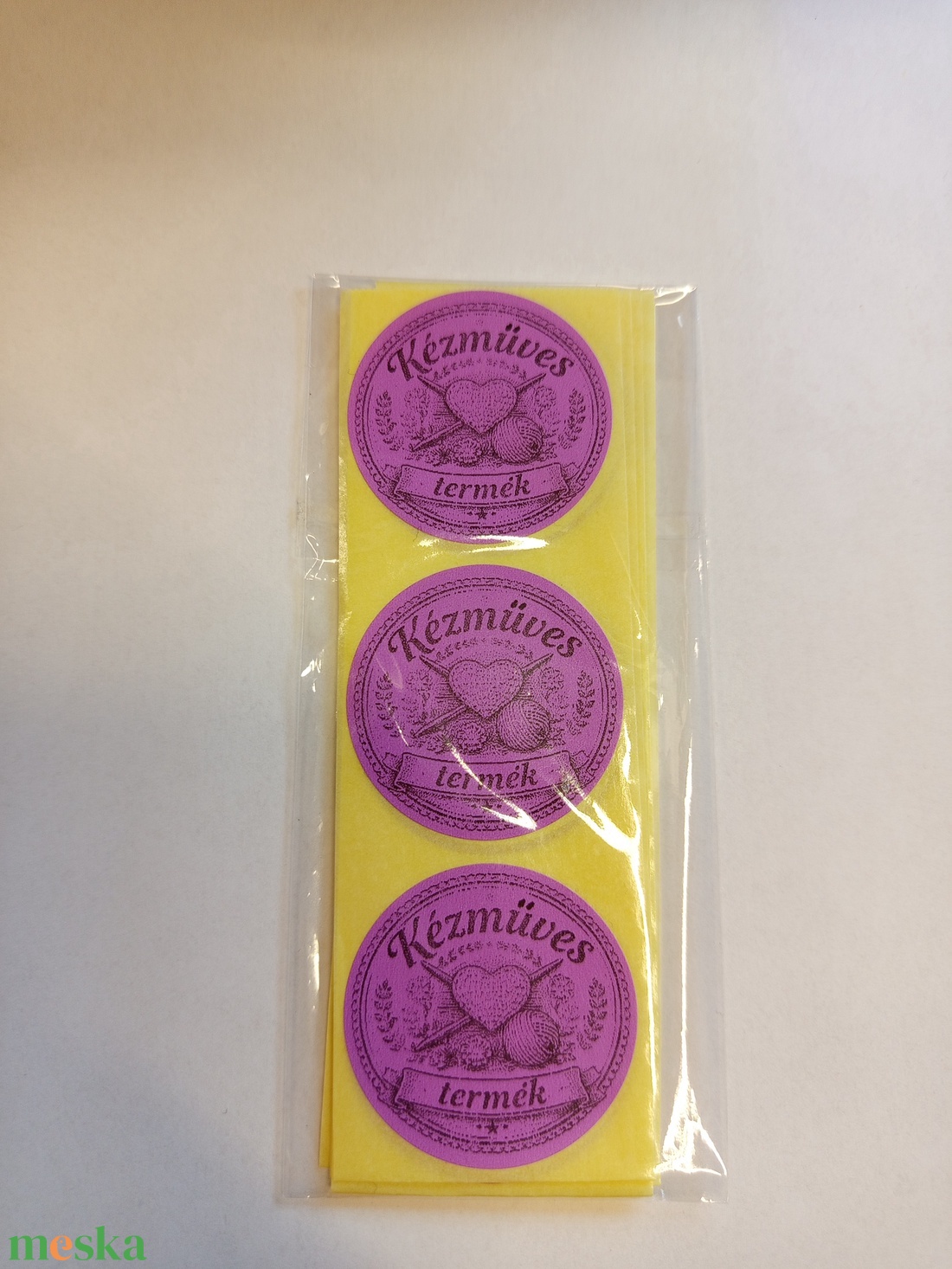 Kézműves termék feliratú matrica. - kellékek & szerszámok - dekorációs kellékek - matricaív - Meska.hu