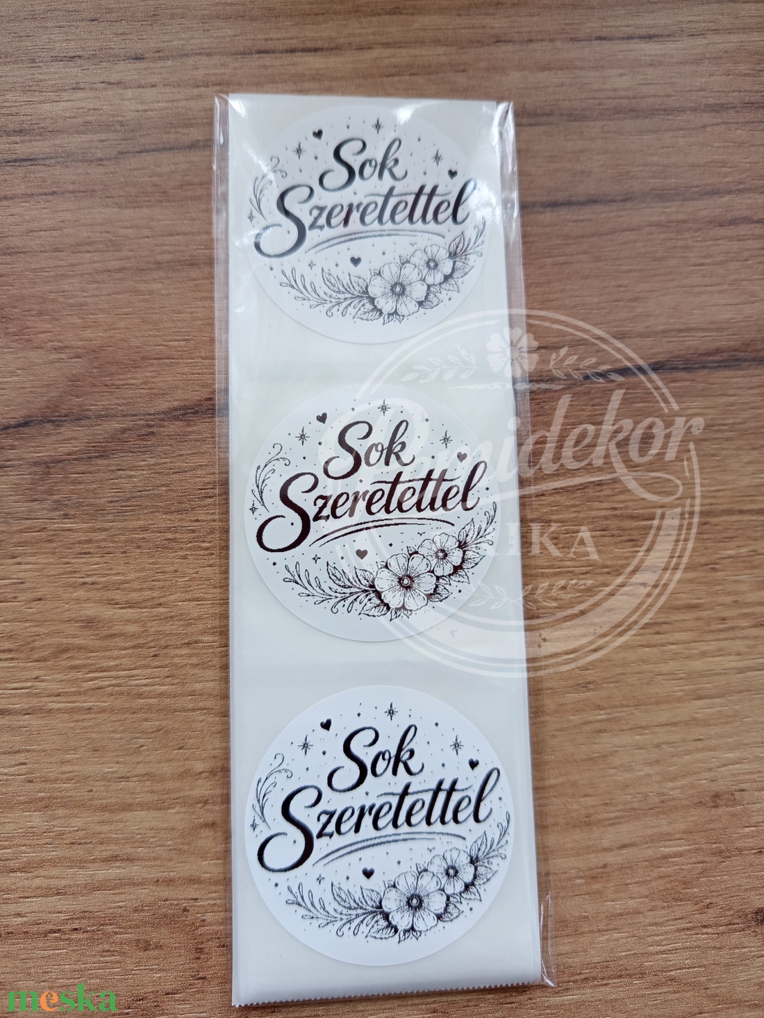 Sok Szeretettel kerek matrica (5 cm) � 20 db. - kellékek & szerszámok - dekorációs kellékek - matricaív - Meska.hu