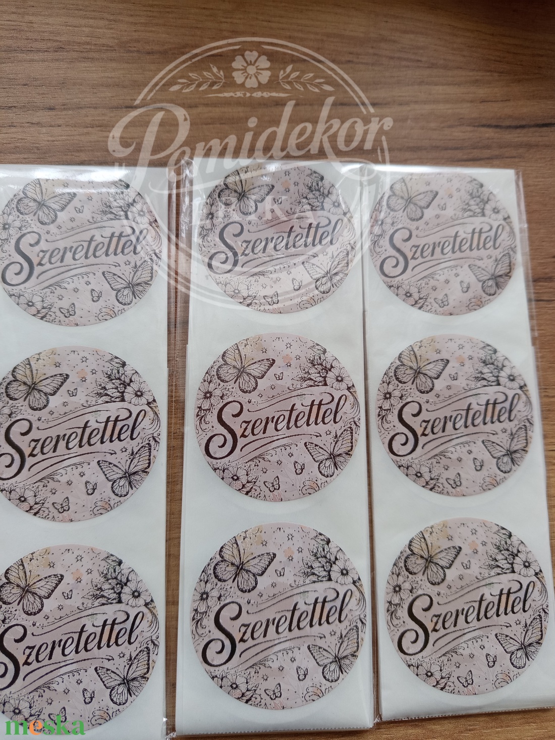 Szeretettel kerek matrica (5 cm) � 20 db. - kellékek & szerszámok - dekorációs kellékek - matricaív - Meska.hu