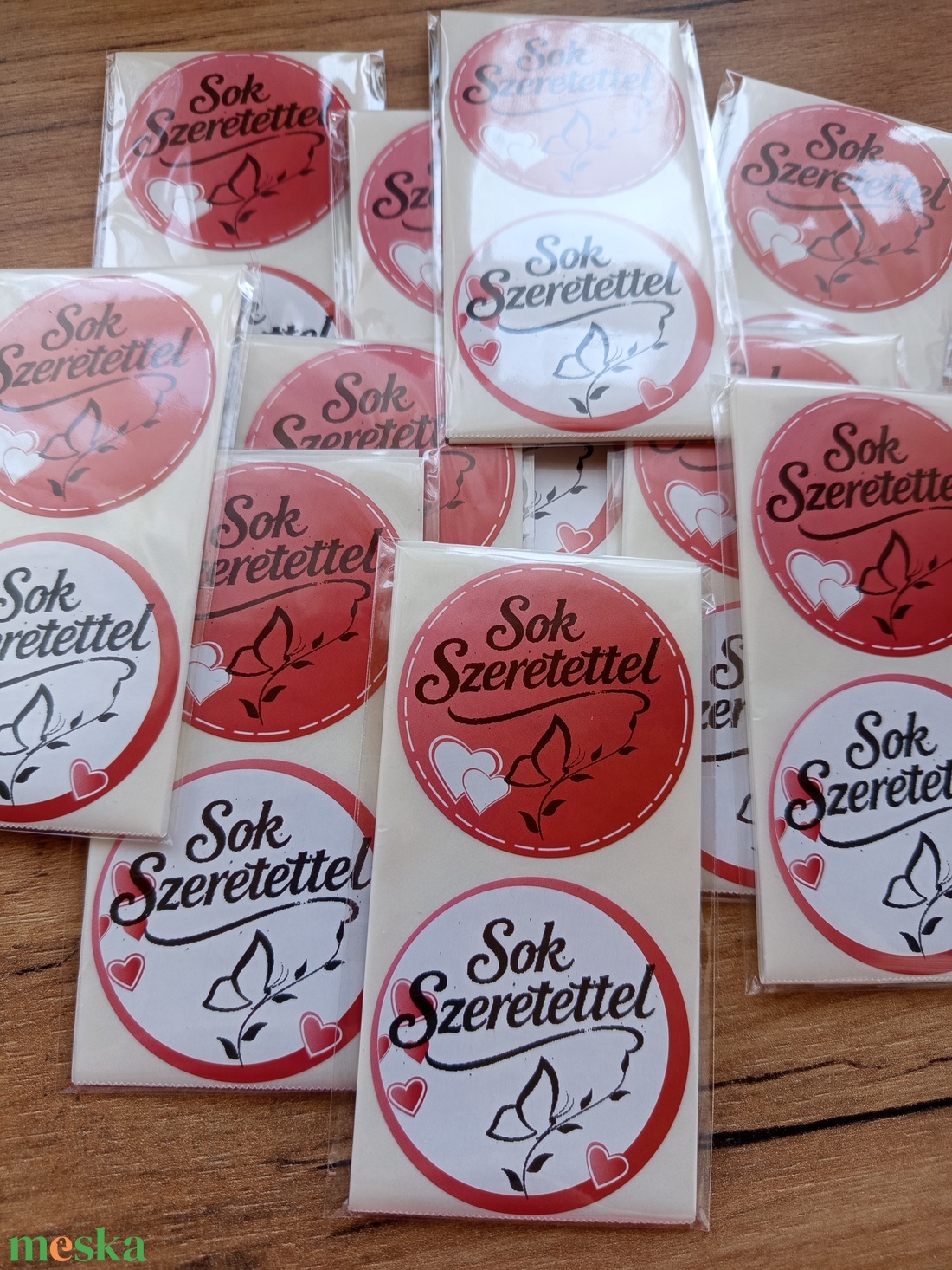 Sok Szeretettel kerek matrica (5 cm) � 10 db. - kellékek & szerszámok - dekorációs kellékek - matricaív - Meska.hu