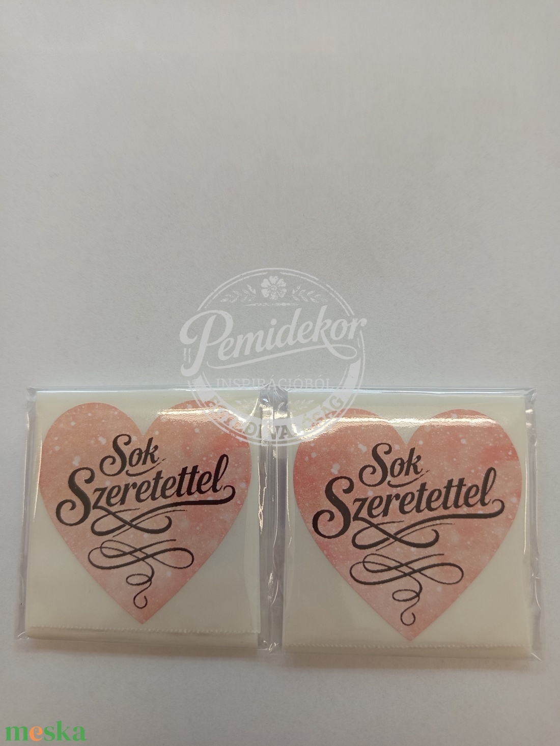 Sok szeretettel kerek matrica (5 cm) � 10 db. - kellékek & szerszámok - dekorációs kellékek - matricaív - Meska.hu