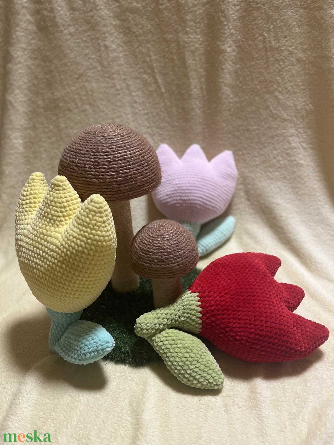 Horgolt tulipán amigurumi plüss- TuliPárna - játék & sport - plüssállat & játékfigura - más figura - Meska.hu