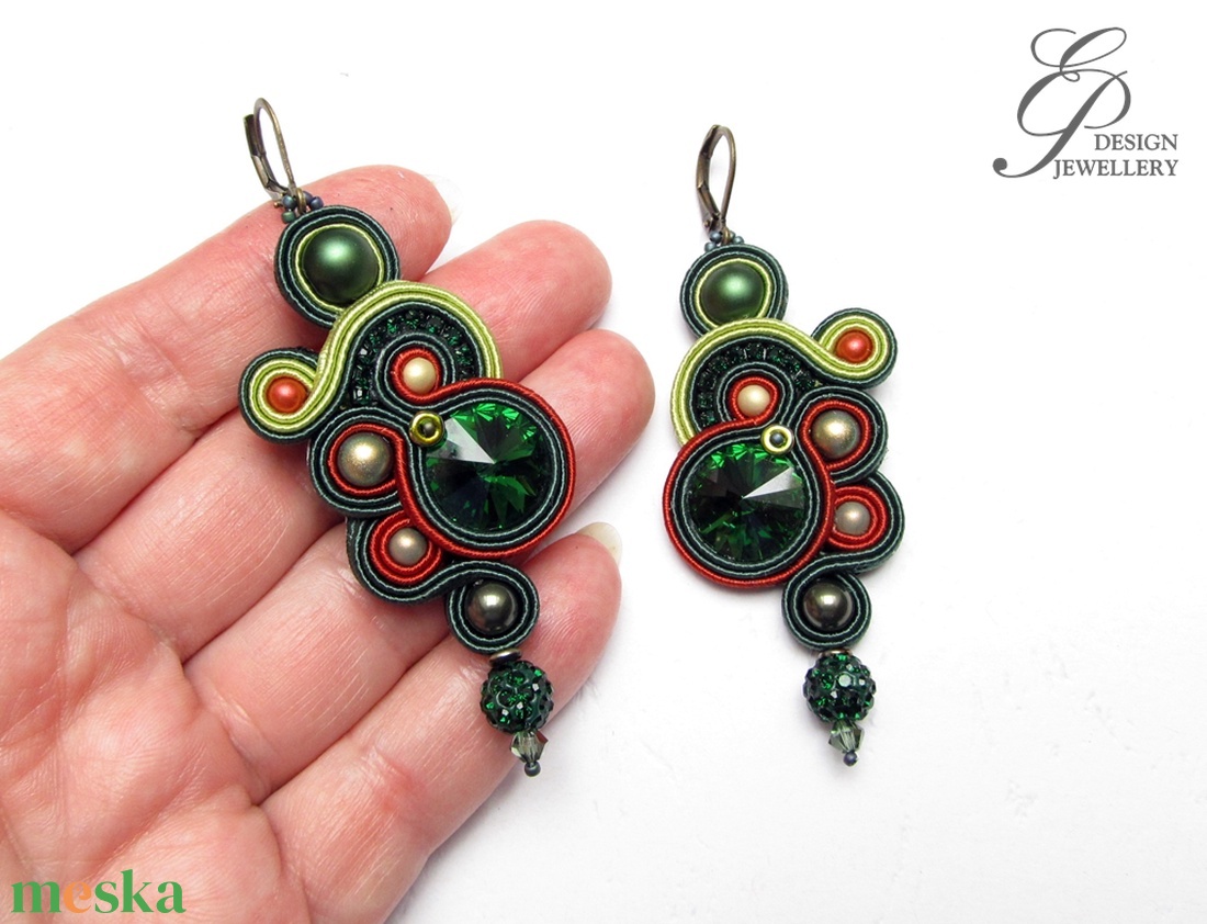 SF257 Zöldes sujtás fülbevaló - ékszer - fülbevaló - lógó fülbevaló - Meska.hu