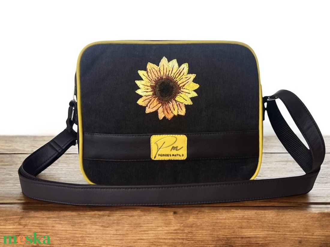 Kézzel hímzett napraforgós  PANNI váll és oldaltáska - táska & tok - kézitáska & válltáska - vállon átvethető táska - Meska.hu Kézzel hímzett napraforgós  PANNI váll és oldaltáska - táska & tok - kézitáska & válltáska - vállon átvethető táska - Meska.hu