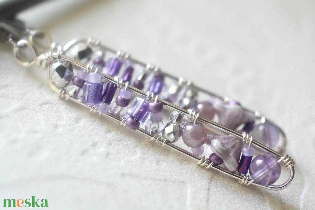 Fülbevaló Minikincsek - Line Lila - ékszer - fülbevaló - lógó fülbevaló - Meska.hu