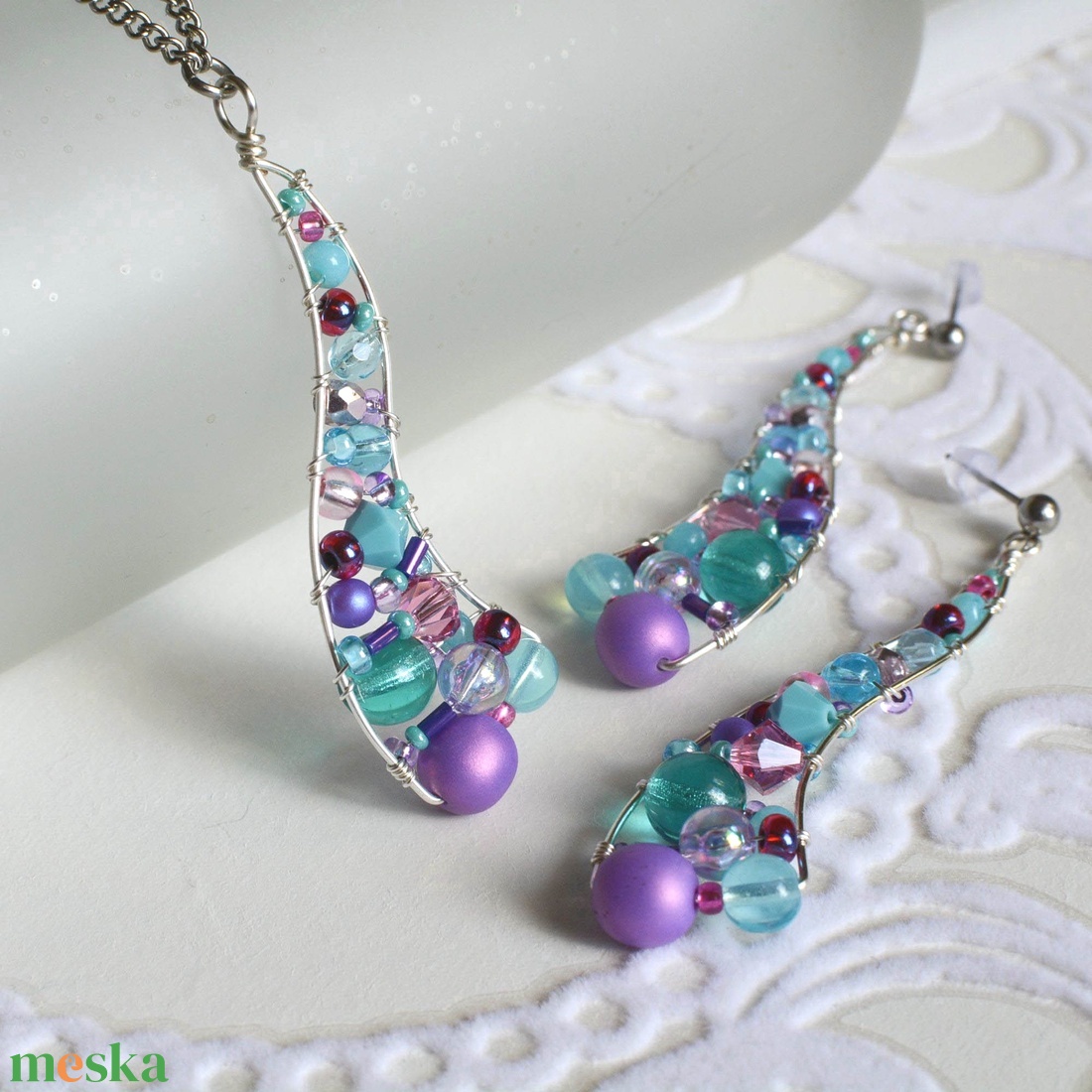 Lánc Ívvarázs - Hosszú - Türkiz, Lila, Rózsaszín - ékszer - nyaklánc - hosszú nyaklánc - Meska.hu