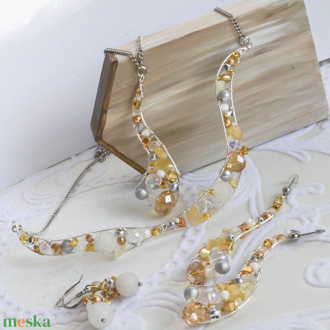 Lánc Ívvarázs - Kerek - Fehér, Ezüst, Arany - ékszer - nyaklánc - statement nyaklánc - Meska.hu Lánc Ívvarázs - Kerek - Fehér, Ezüst, Arany - ékszer - nyaklánc - statement nyaklánc - Meska.hu