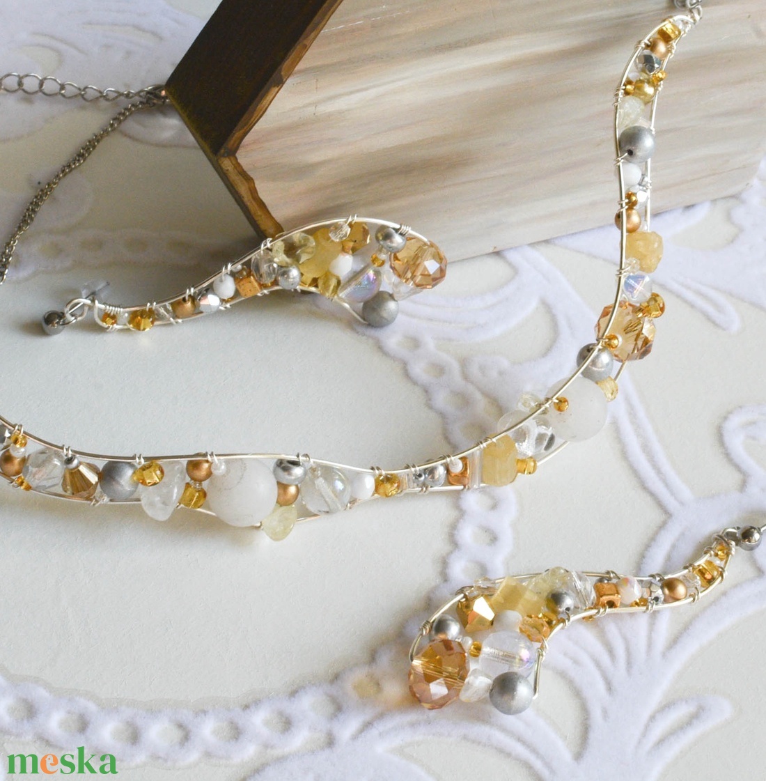 Lánc Ívvarázs - Kerek - Fehér, Ezüst, Arany - ékszer - nyaklánc - statement nyaklánc - Meska.hu Lánc Ívvarázs - Kerek - Fehér, Ezüst, Arany - ékszer - nyaklánc - statement nyaklánc - Meska.hu