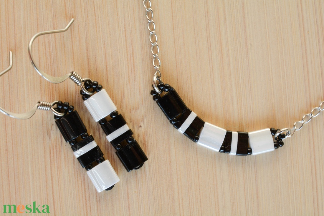 PiciPixel nyaklánc  Fekete-fehér - ékszer - nyaklánc - medál nélküli nyaklánc - Meska.hu