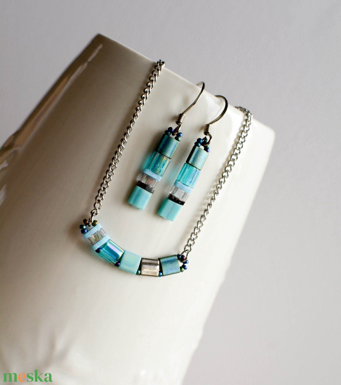 PiciPixel nyaklánc türkiz  minimalista geometrikus ékszer (41 cm) - ékszer - nyaklánc - medál nélküli nyaklánc - Meska.hu