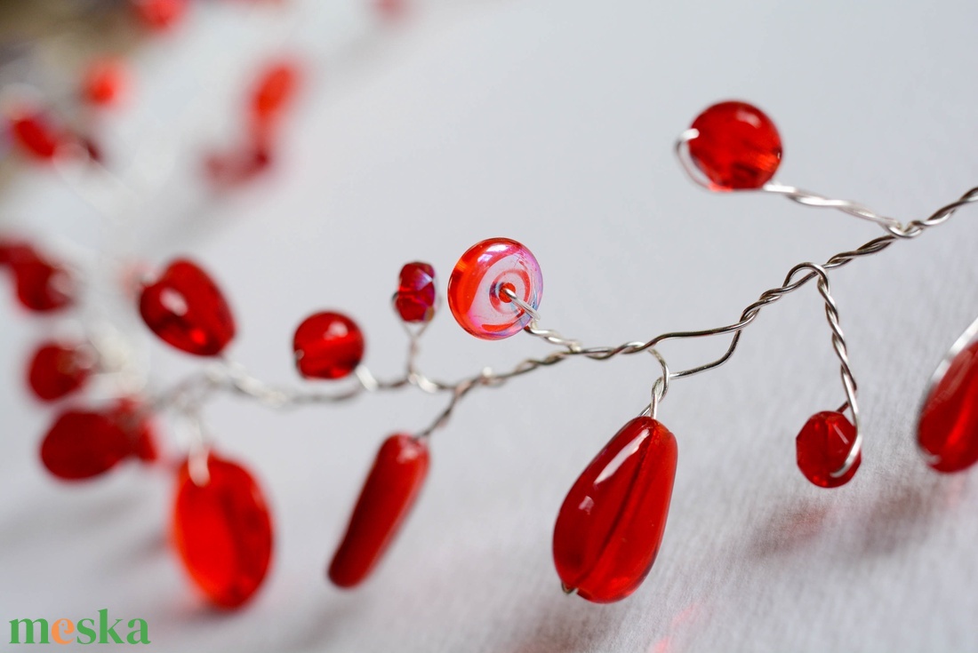 Lánc Pillefürt - Piros - nikkelmentes - ékszer - nyaklánc - statement nyaklánc - Meska.hu