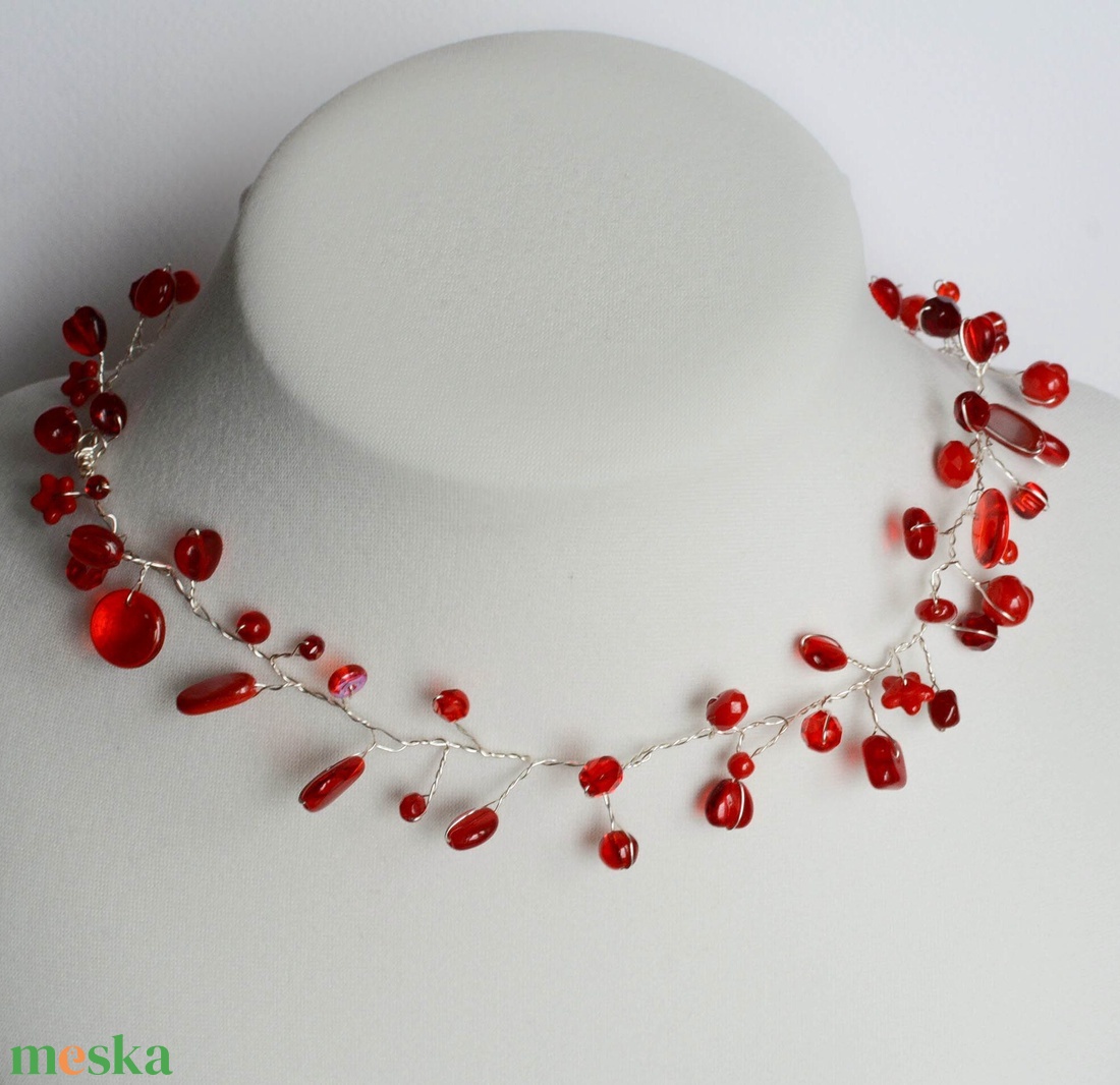 Lánc Pillefürt - Piros - nikkelmentes - ékszer - nyaklánc - statement nyaklánc - Meska.hu