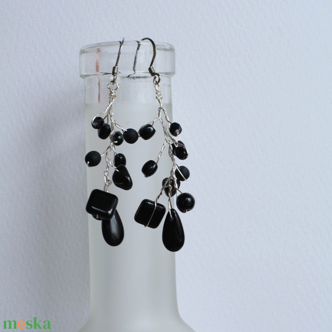 Fülbevaló Pillefürt - Fekete - nikkelmentes - ékszer - fülbevaló - lógó fülbevaló - Meska.hu