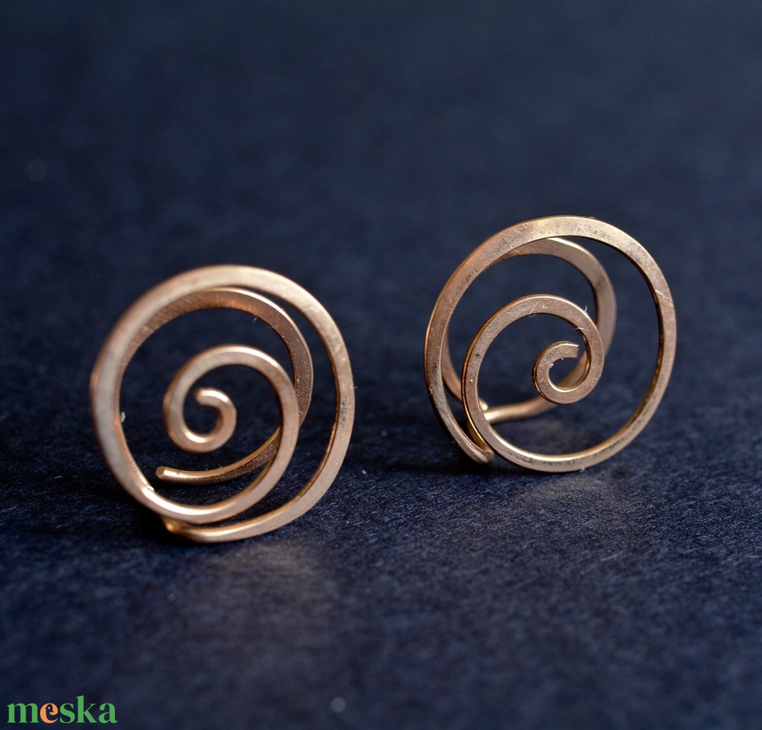 Bronz klipsz - spirál, nagyon kényelmes - ékszer - fülbevaló - klipsz - Meska.hu