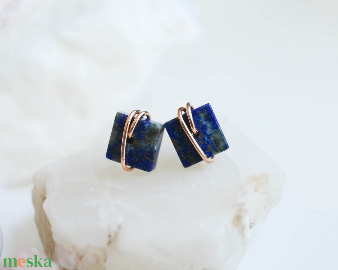 Bronz fülbevaló - lapis lazuli, beszúrós - ékszer - fülbevaló - pötty fülbevaló - Meska.hu