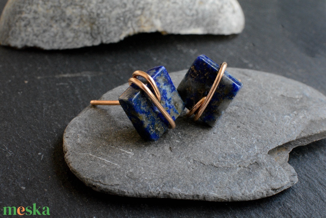 Bronz fülbevaló - lapis lazuli, beszúrós - ékszer - fülbevaló - pötty fülbevaló - Meska.hu