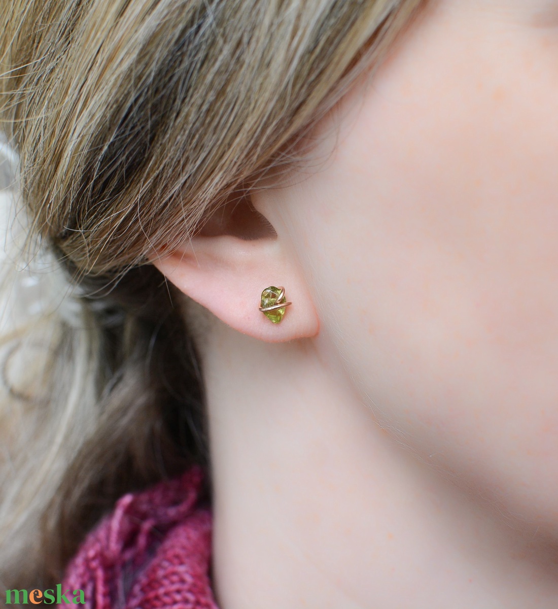 Bronz fülbevaló - peridot, beszúrós - ékszer - fülbevaló - pötty fülbevaló - Meska.hu