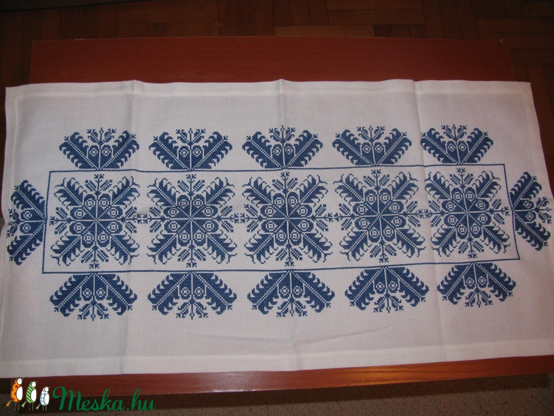 Tradicionális keresztszemes hímzéssel készült terítő - - Meska.hu Tradicionális keresztszemes hímzéssel készült terítő - - Meska.hu