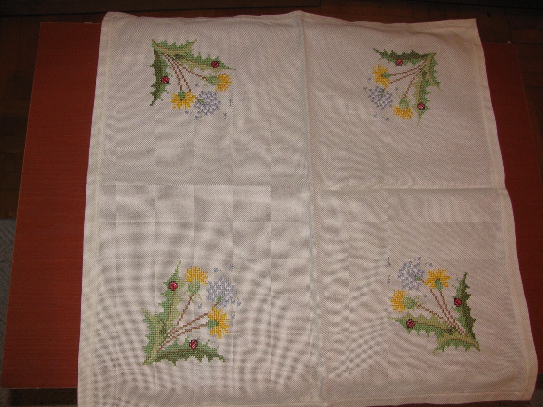 Keresztszemes hímzéssel készült terítő Kikerics+katica:52x52 cm - otthon & életmód - dekoráció - asztal és polc dekoráció - horgolt & csipketerítő - Meska.hu Keresztszemes hímzéssel készült terítő Kikerics+katica:52x52 cm - otthon & életmód - dekoráció - asztal és polc dekoráció - horgolt & csipketerítő - Meska.hu