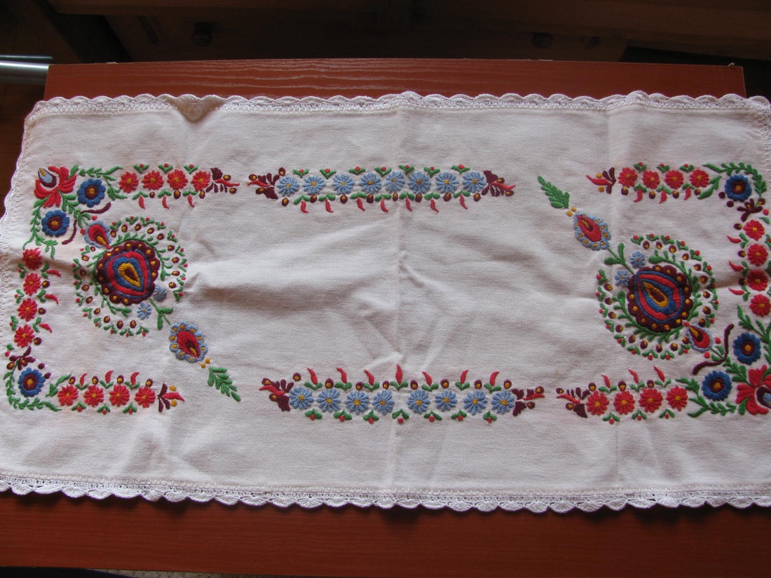 Hímzett kerekvirágos Kalocsai v. Matyó futó: 71,5x35cm -  - Meska.hu