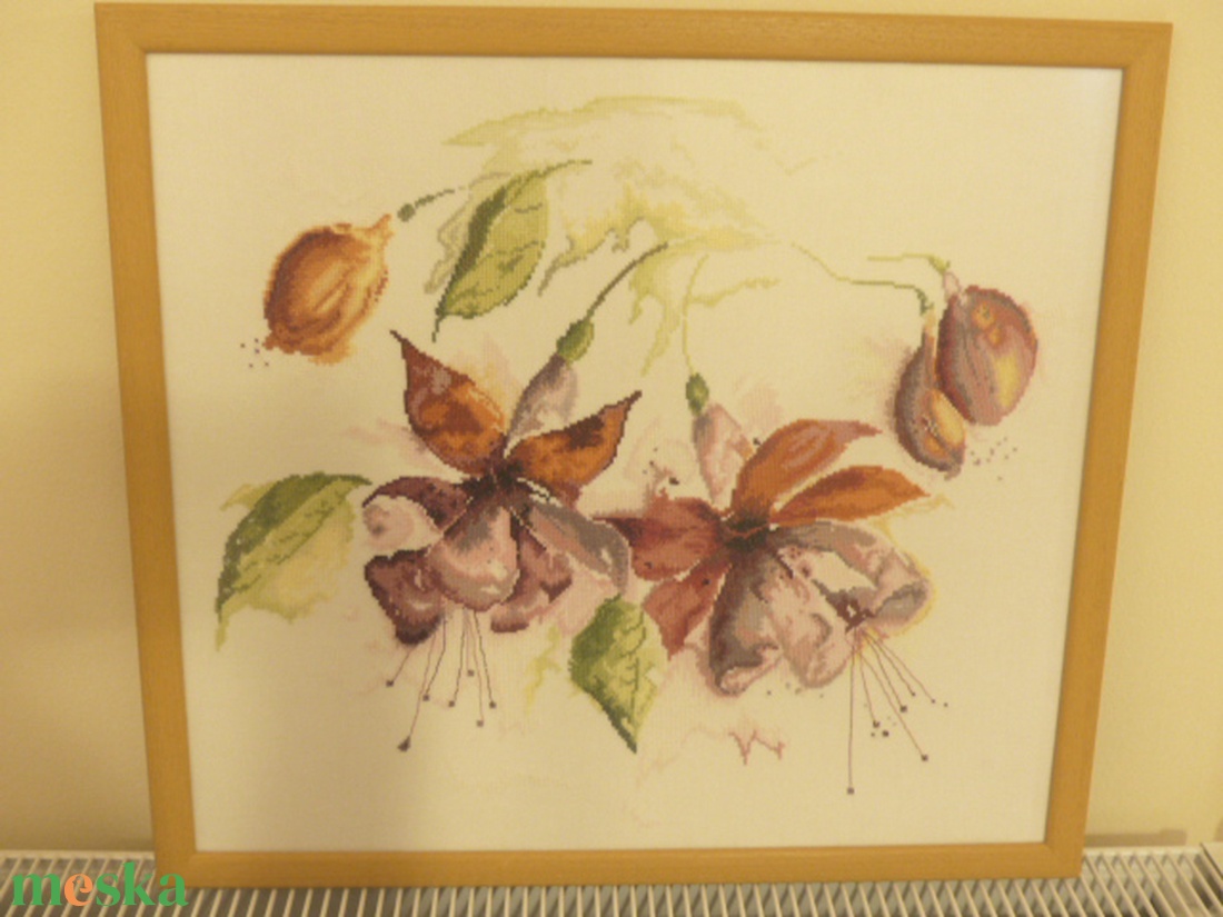 Keresztszemes kép fukszia virágokkal 47x52 cm,ajándéknak is kiváló, minőségi munka - művészet - textilkép - keresztszemes - Meska.hu Keresztszemes kép fukszia virágokkal 47x52 cm,ajándéknak is kiváló, minőségi munka - művészet - textilkép - keresztszemes - Meska.hu
