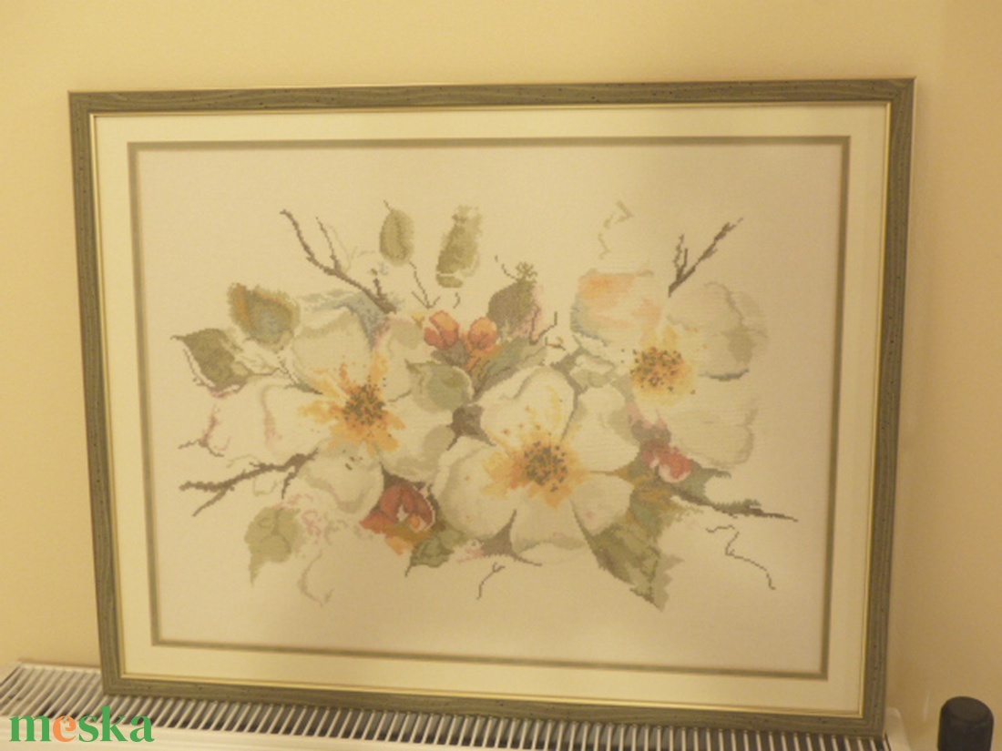 Keresztszemes kép alma virágokkal 52x66 cm, ajándéknak is kiváló, minőségi munka - otthon & életmód - dekoráció - kép & falikép - üvegkép - Meska.hu