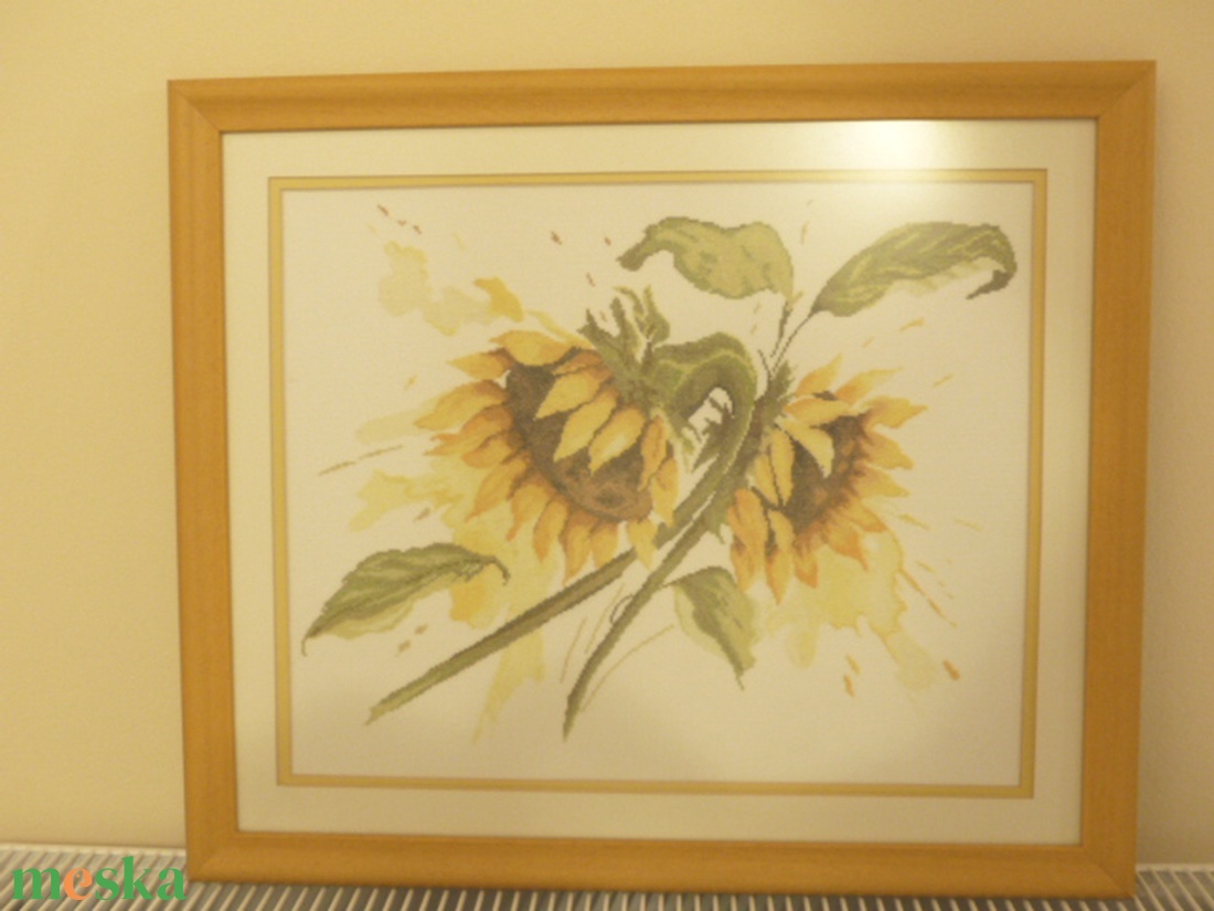 Keresztszemes kép napraforgó virágokkal 45x53 cm, ajándéknak is kiváló, minőségi munka - otthon & életmód - dekoráció - kép & falikép - üvegkép - Meska.hu