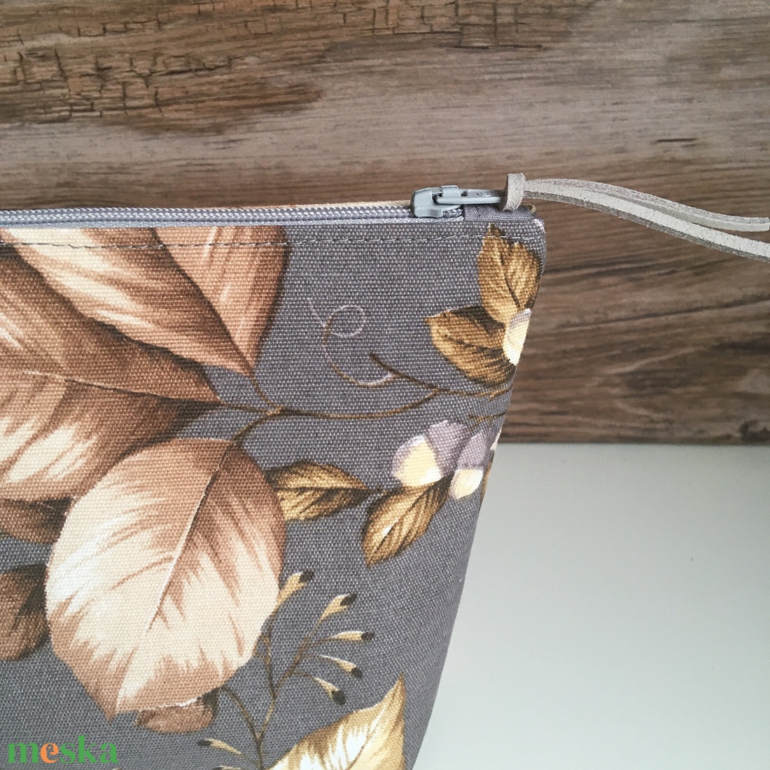 Szürke levél mintás vászon neszesszer pipere táska handmade - táska & tok - neszesszer - Meska.hu Szürke levél mintás vászon neszesszer pipere táska handmade - táska & tok - neszesszer - Meska.hu