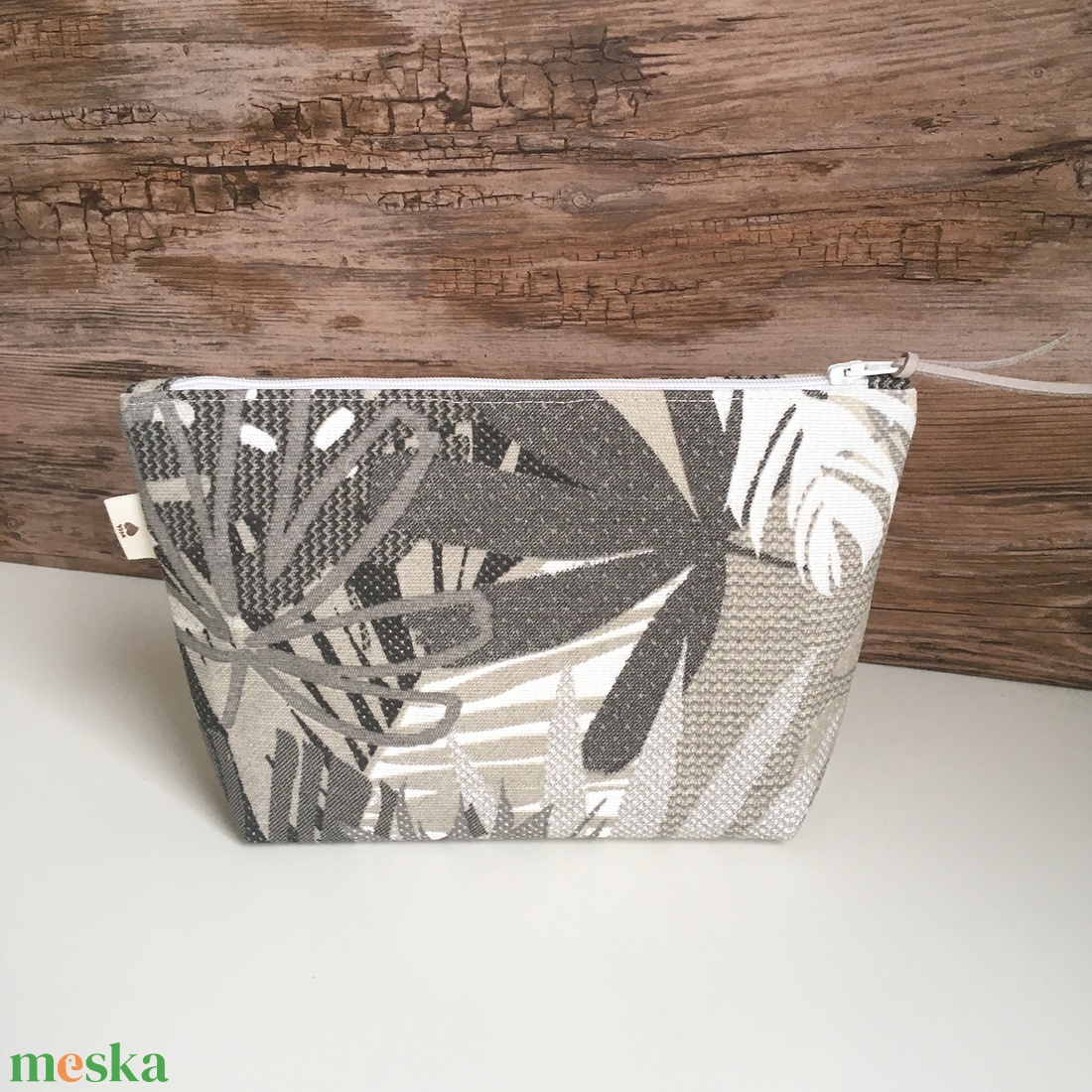 Szürke fehér mintás vászon neszesszer pipere táska handmade pedagógusnap - táska & tok - neszesszer - Meska.hu
