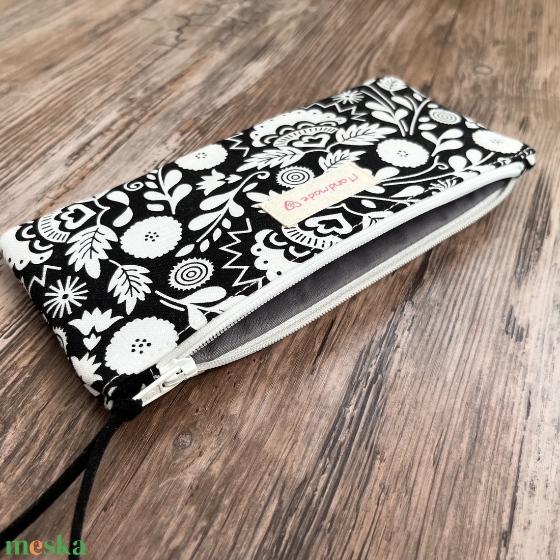 Virág mintás neszesszer tolltartó szemüvegtartó karácsony ajándék gyereknap pedagógusnap - otthon & életmód - papír, írószer - tolltartó & ceruzatekercs - Meska.hu