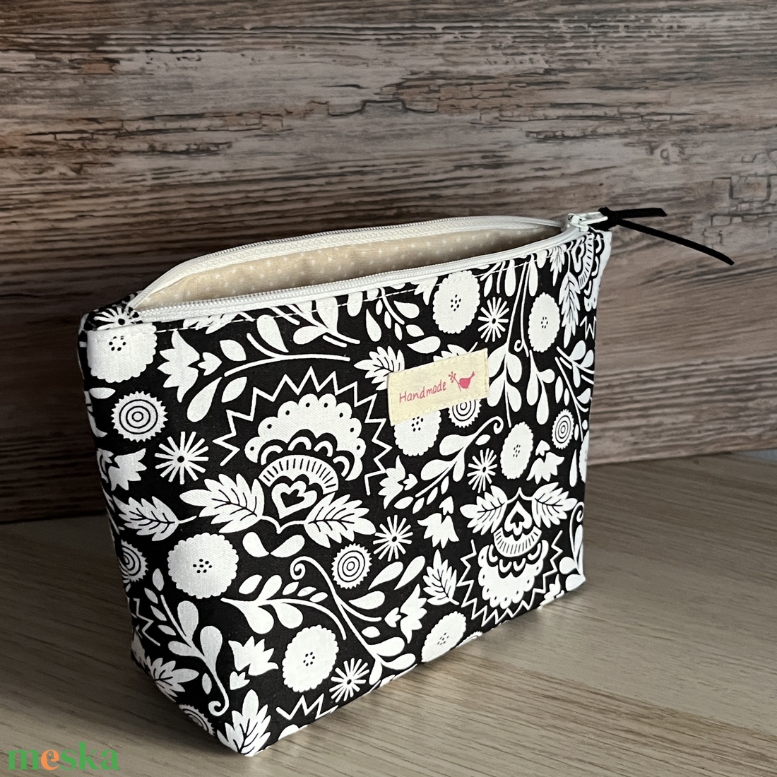 Fekete-fehér virágos neszesszer pipere táska születésnap gyereknap pedagógusnap neszeszer - táska & tok - neszesszer - Meska.hu