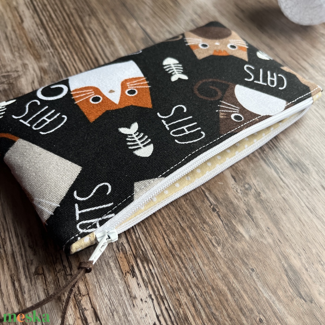 Cica mintás dekorvászon neszesszer irattartó ajándék születénap gyereknap - táska & tok - neszesszer - Meska.hu