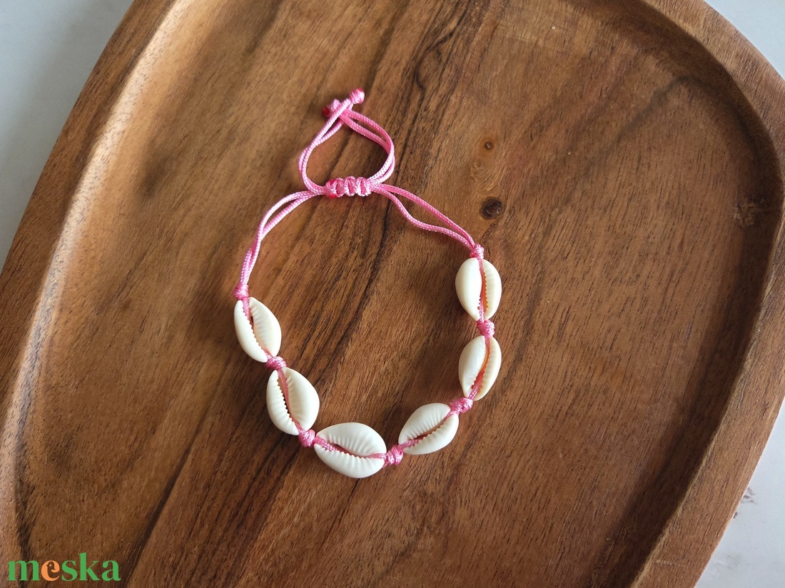 Kagylós karkötő - ékszer - karkötő - fonott karkötő - Meska.hu