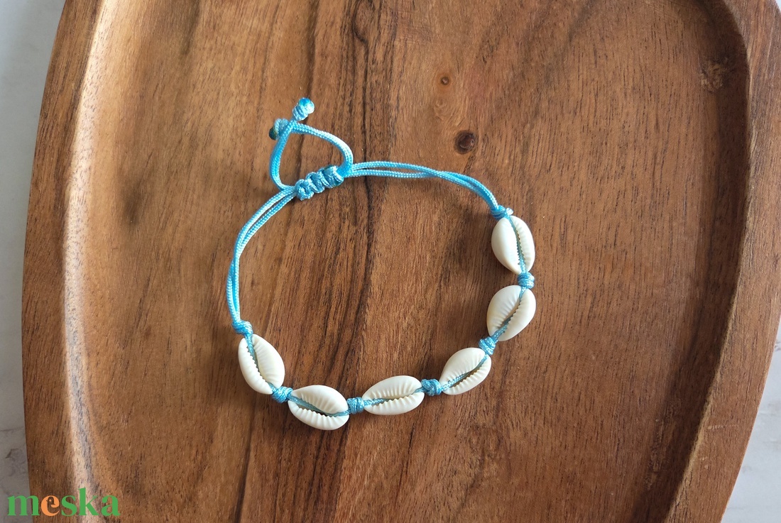 Kagylós karkötő - ékszer - karkötő - fonott karkötő - Meska.hu