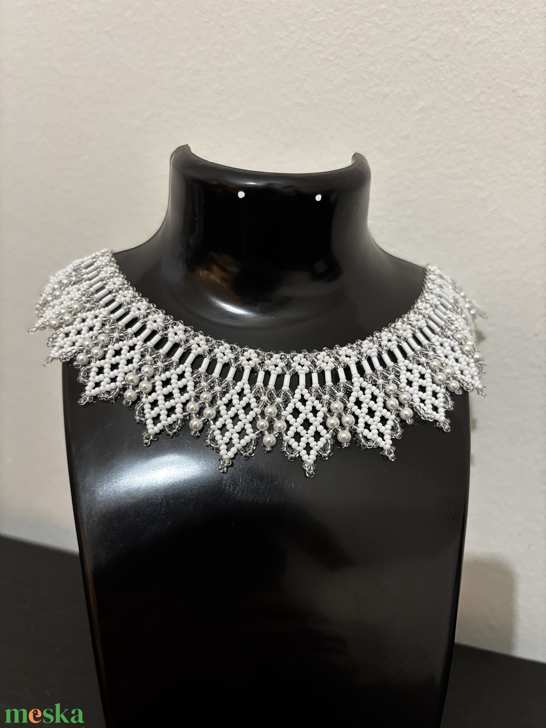 Fehér gyöngy kriza nyakék - ékszer - nyaklánc - gyöngyös nyaklánc - Meska.hu