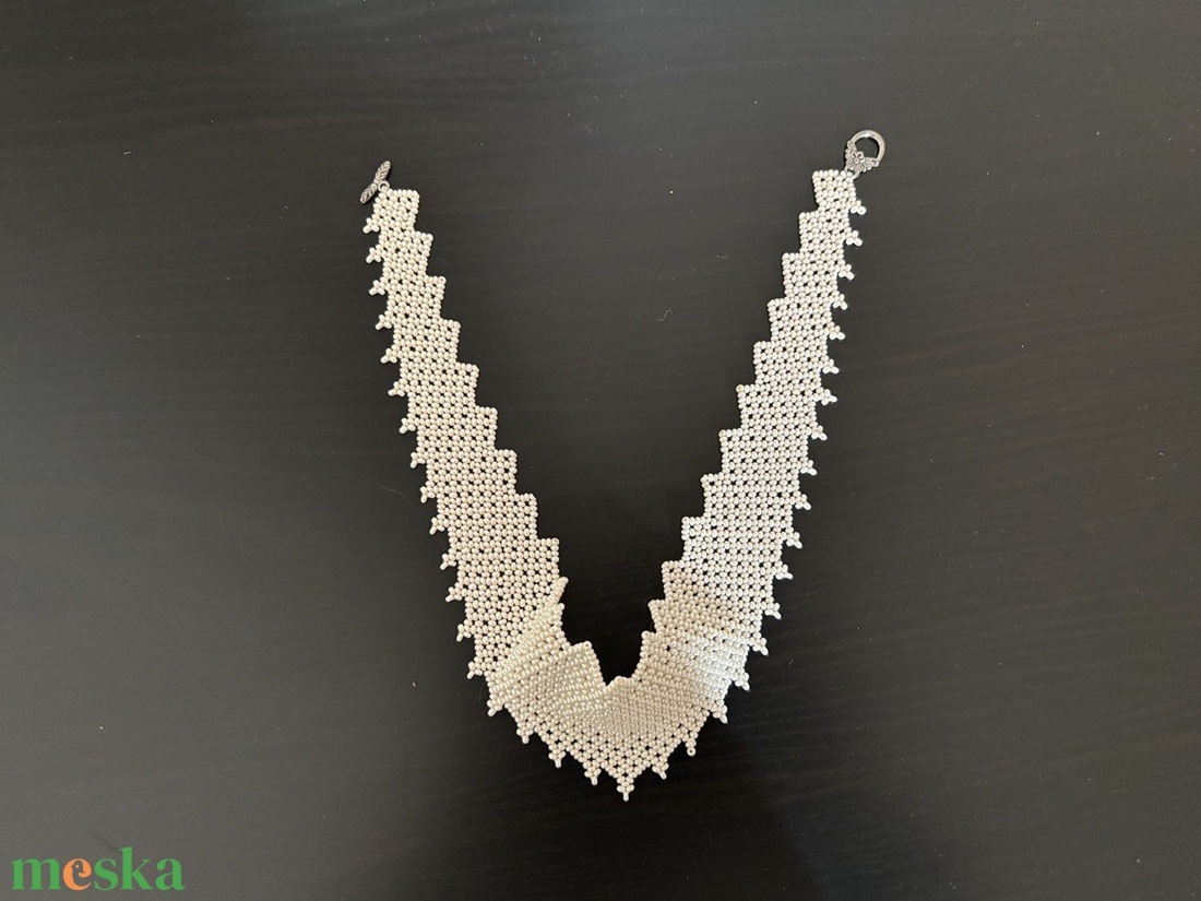 Ék-alakúnyaklánc - ékszer - nyaklánc - gyöngyös nyaklánc - Meska.hu