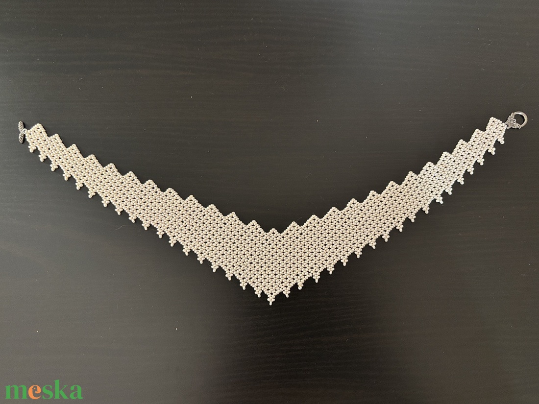 Ék-alakúnyaklánc - ékszer - nyaklánc - gyöngyös nyaklánc - Meska.hu