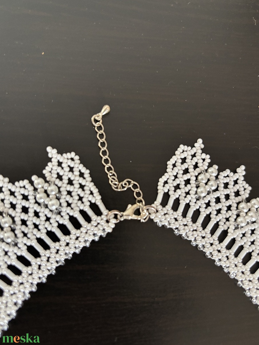 Alkalmi fehér gyöngyös nyaklánc - ékszer - nyaklánc - gyöngyös nyaklánc - Meska.hu