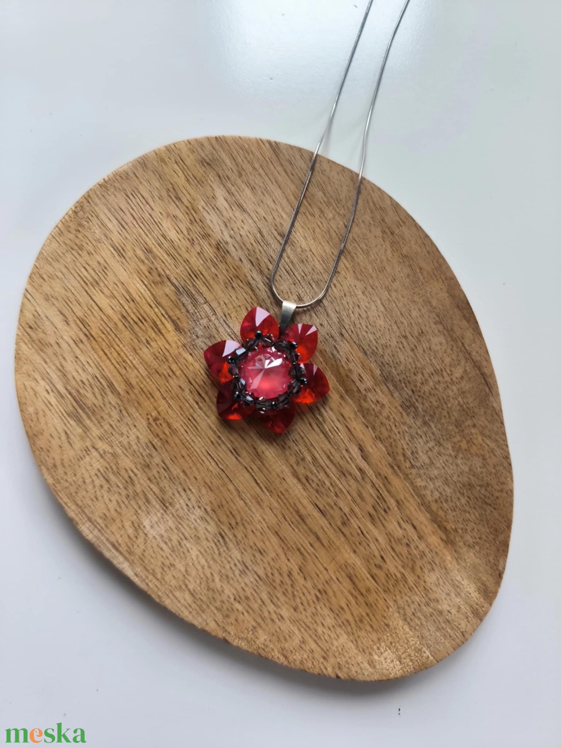 Pipacs virágmedál osztrák kristálygyöngyből - ékszer - nyaklánc - medál - Meska.hu