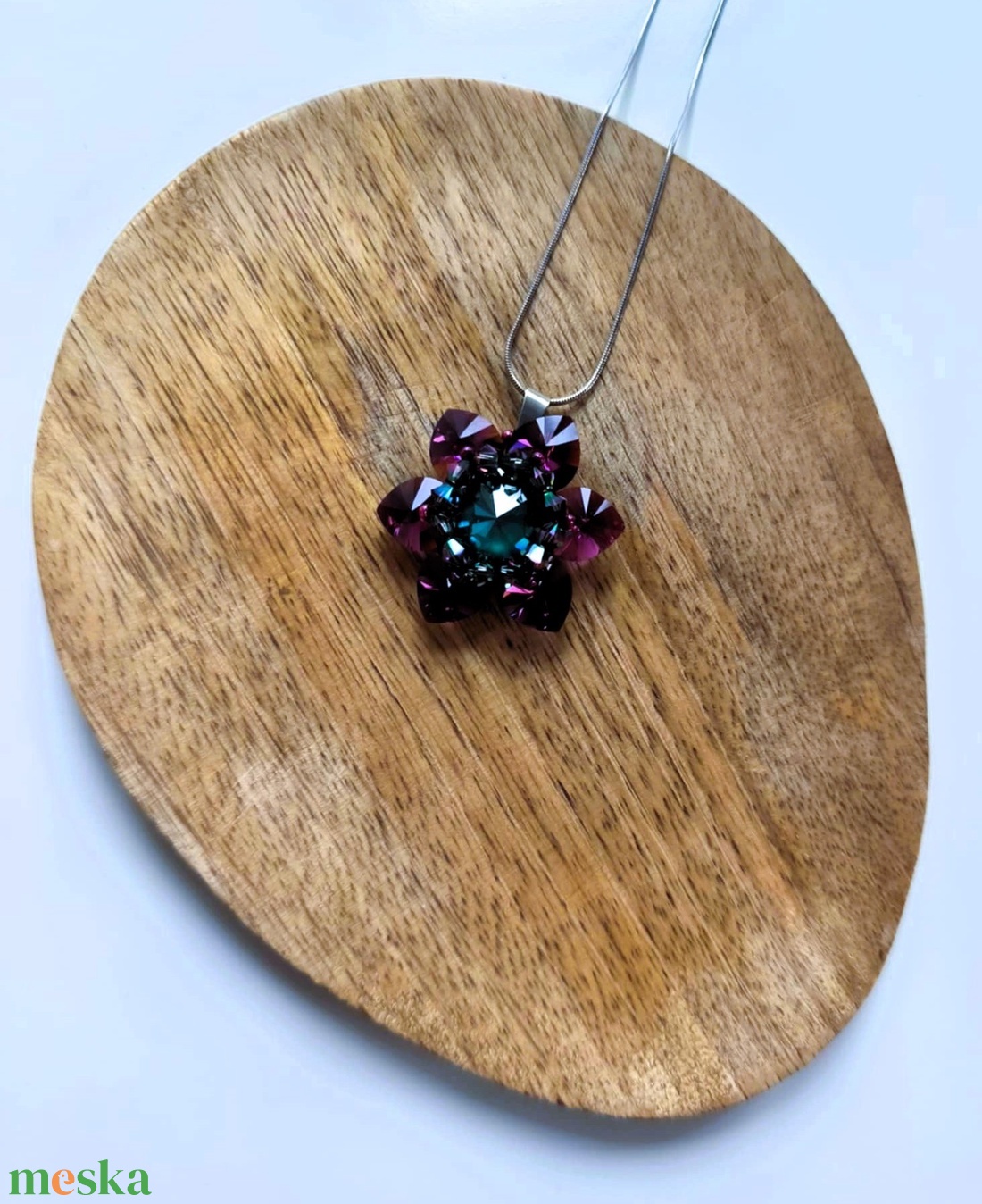 Erdei tündér virágmedál osztrák kristálygyöngyből - ékszer - nyaklánc - medál - Meska.hu