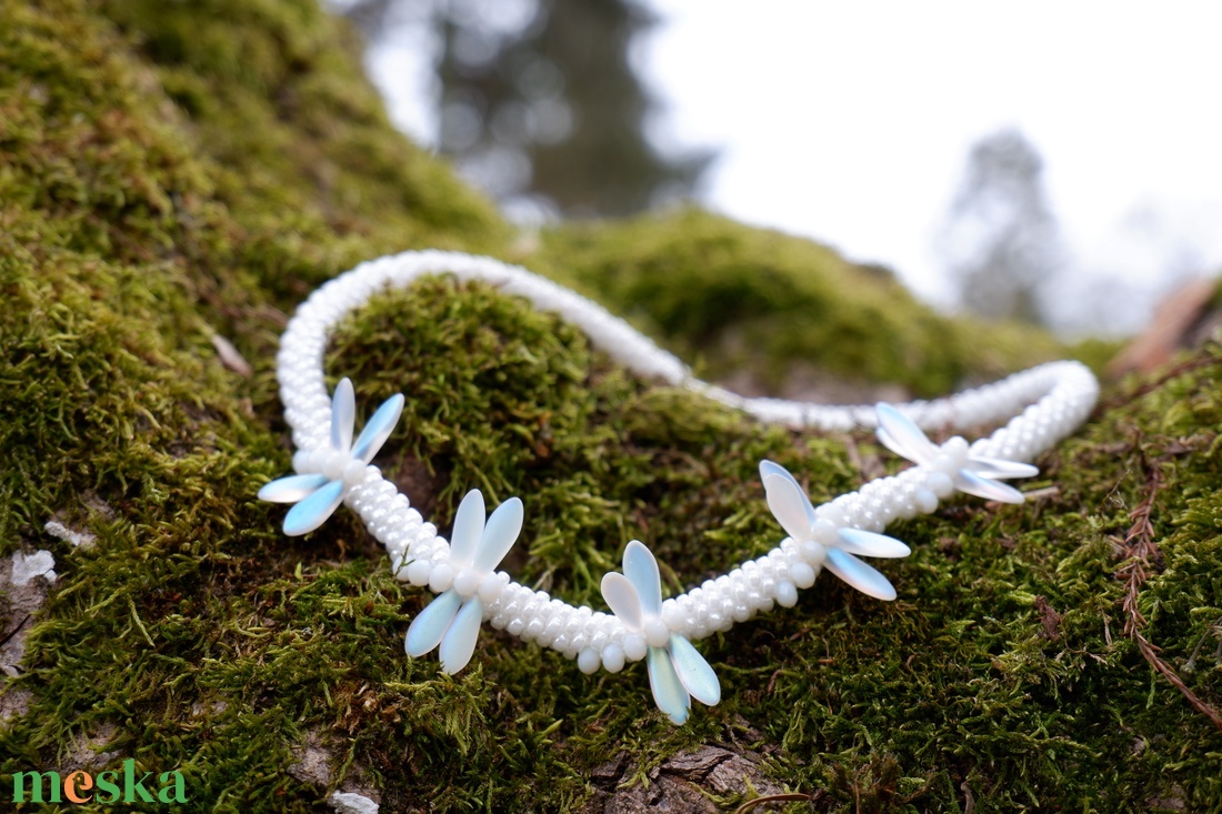 Szitakötők tánca esküvői/alkalmi ékszer - ékszer - nyaklánc - gyöngyös nyaklánc - Meska.hu