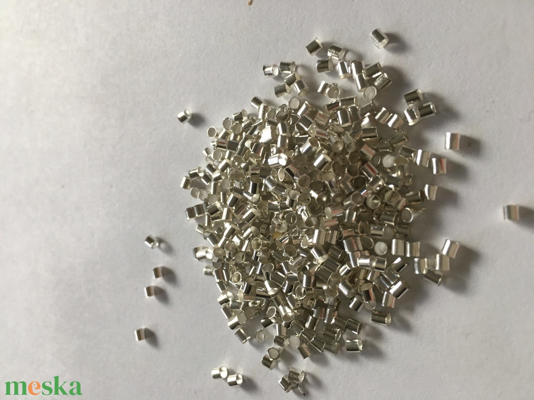 2 mm-es ezüst színű stopper gyöngy ékszer készítéshez - gyöngy, ékszerkellék - egyéb alkatrész - Meska.hu 2 mm-es ezüst színű stopper gyöngy ékszer készítéshez - gyöngy, ékszerkellék - egyéb alkatrész - Meska.hu