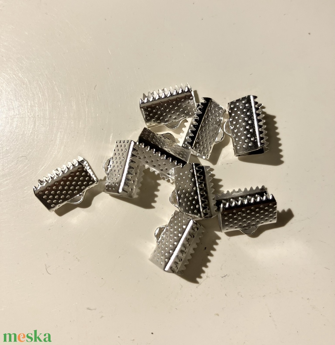 100 db ezüst színű szalagvég 13 mm - kellékek & szerszámok - gyöngyfűzés kellékek - egyéb alkatrész - Meska.hu