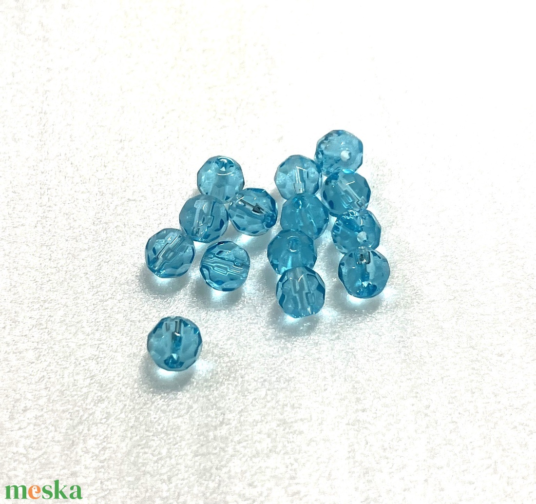  TÜRKIZKÉK, CSISZOLT ÜVEGGYÖNGY, 6 MM-ES  - kellékek & szerszámok - gyöngyfűzés kellékek - üveggyöngy - Meska.hu