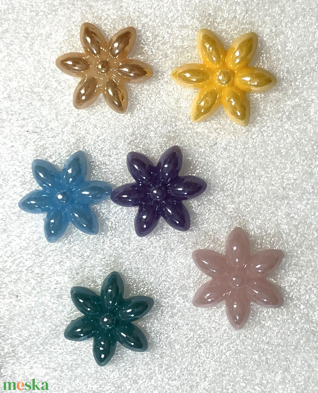  VIRÁG CABOCHON VEGYES SZÍNBEN, 10 MM-ES  - kellékek & szerszámok - gyöngyfűzés kellékek - üveggyöngy - Meska.hu