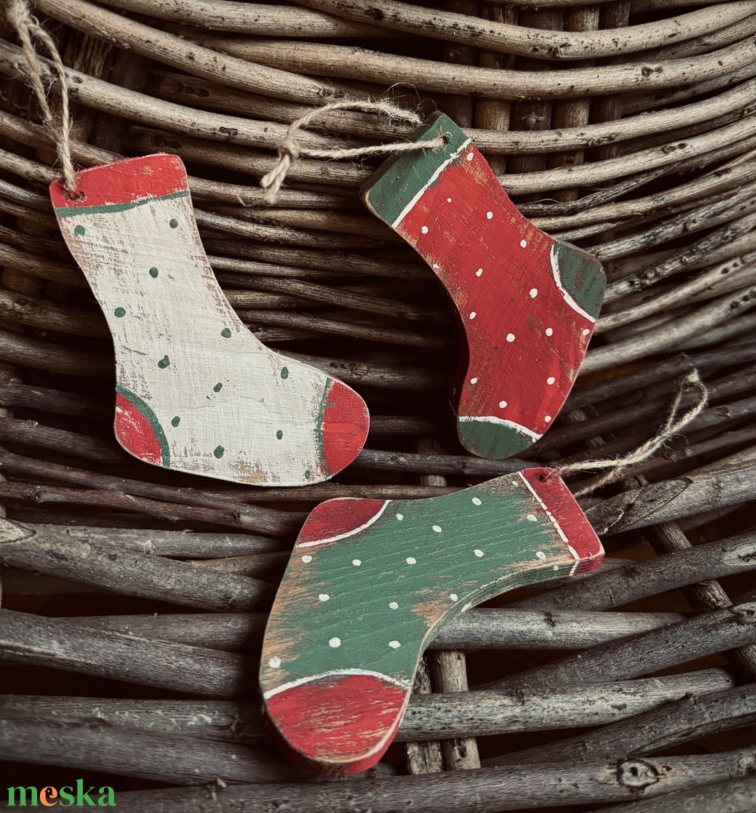 Rusztikus, fa, pöttyös karácsonyi zokni karácsonyfadísz - karácsony - karácsonyi lakásdekoráció - karácsonyfadíszek - Meska.hu