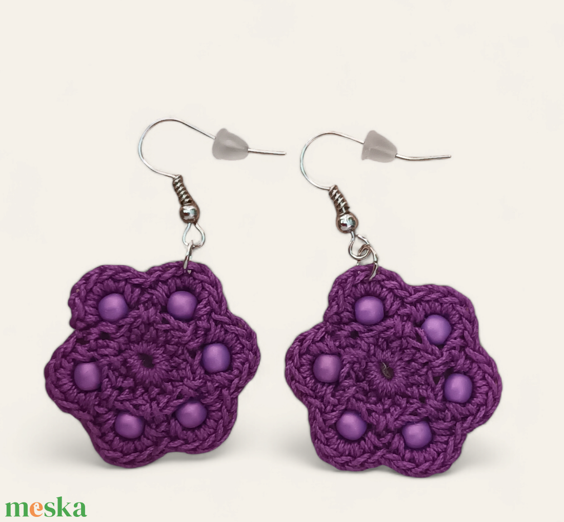Gerbera fülbevaló püspöklila - ékszer - fülbevaló - lógós kerek fülbevaló - Meska.hu