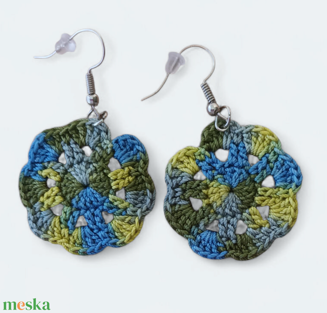 Csipkerózsa fülbevaló páva  - ékszer - fülbevaló - lógó fülbevaló - Meska.hu